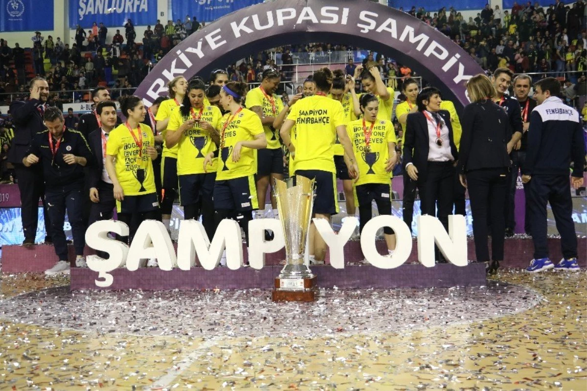 Basketbol\'da Kupa Fenerbahçe\'nin