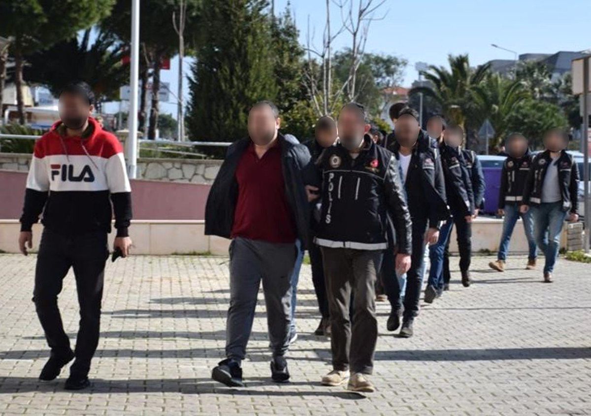 Çeşme\'de Uyuşturucu Satıcılarına Darbe