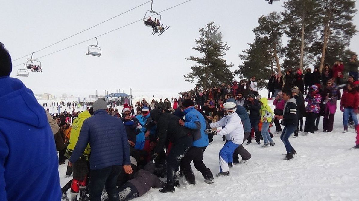 Eksi 15 Derece Soğukta Kaşar Kapmak İçin Kıyasıya Mücadele