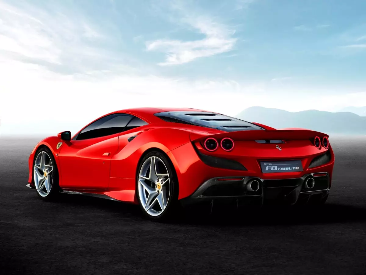 Ferrari\'den 720 HP\'lik F8 Tributo Sürprizi!