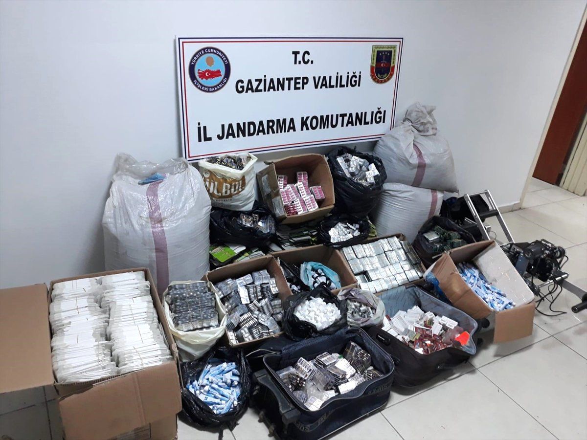 Gaziantep\'te Kaçak İlaç ve Sigara Operasyonu