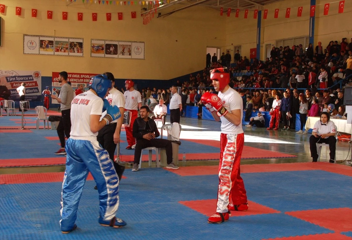 Gençler Türkiye Okullar Kick Boks Şampiyonası