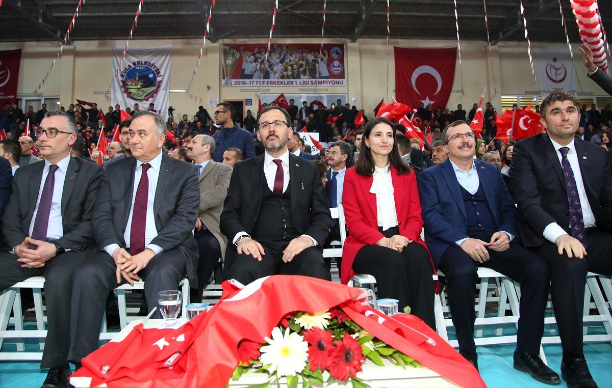 Gençlik ve Spor Bakanı Kasapoğlu, Manisa\'da
