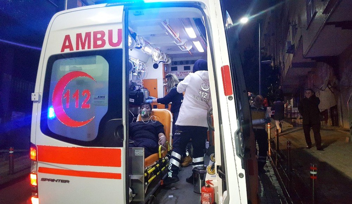 Güngören\'de Elektrik Panosu Patladı: 22 Kişi Dumandan Zehirlendi