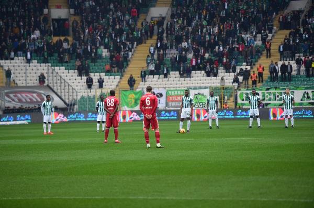 İki Ankaragücü Taraftarı, Bursaspor - Demir Grup Sivasspor Maçında Anıldı