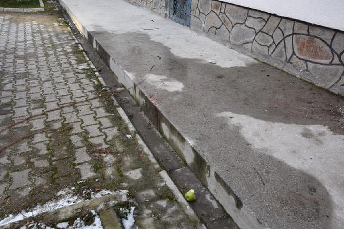 Kız Arkadaşının 4\'üncü Kattaki Evinin Balkonundan Düşen Genç Yaralandı
