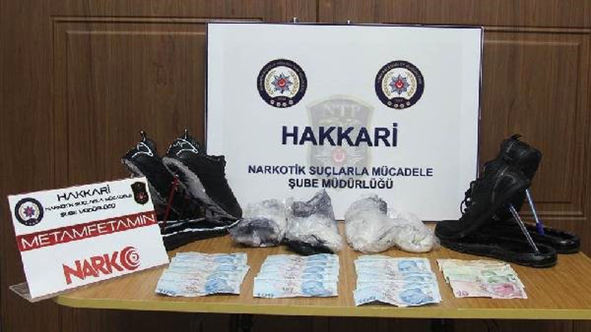Minibüste 1 Kilo 14 Gram Eroin Ele Geçirildi. 2  Gözaltı