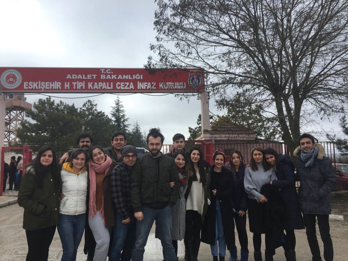 Odunpazarı Belediye Tiyatrosu Cezaevinde Sahne Aldı