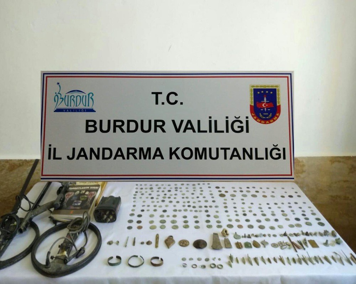Osmanlı, Roma ve Bizans Dönemlerine Ait 316 Parça Tarihi Eser Ele Geçirildi