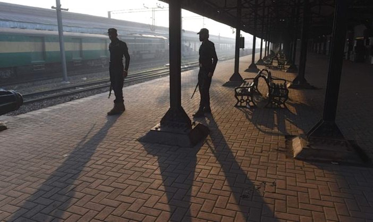 Pakistan-Hindistan arasında tren seferleri yeniden başlıyor
