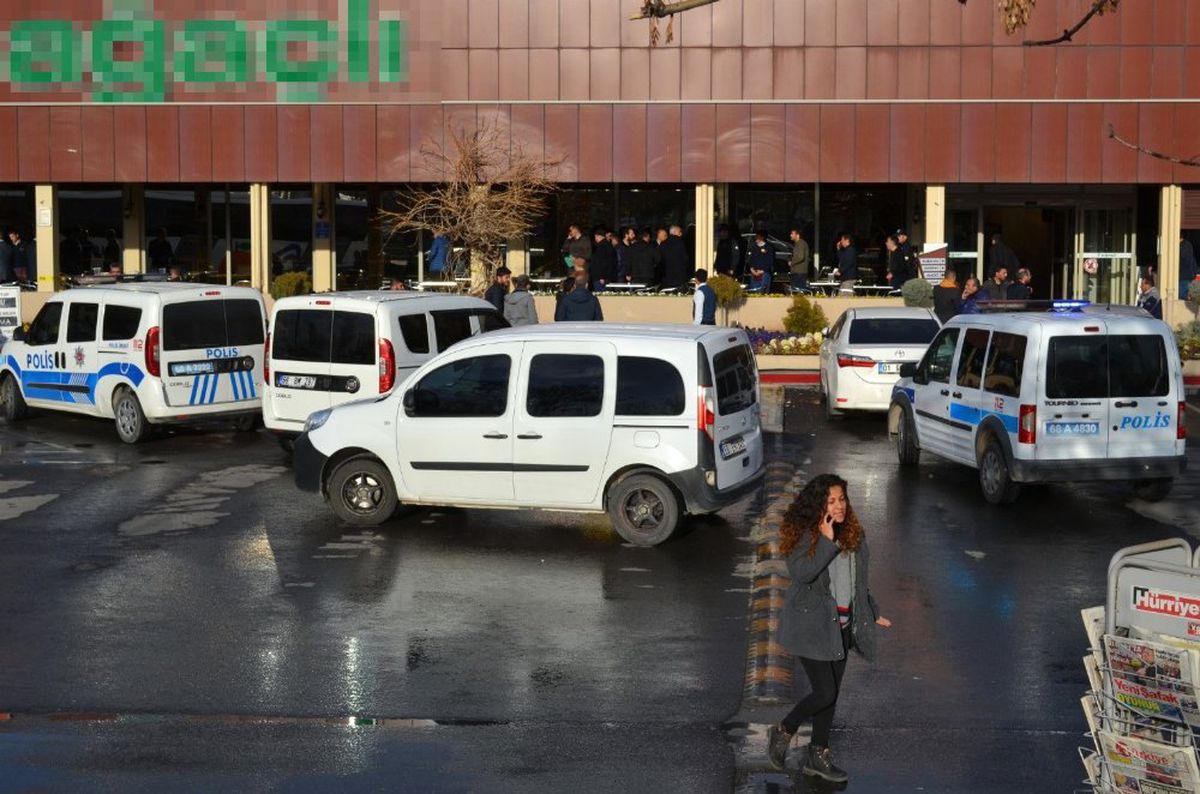 Polis Memuruna Kurşun Yağdırdılar
