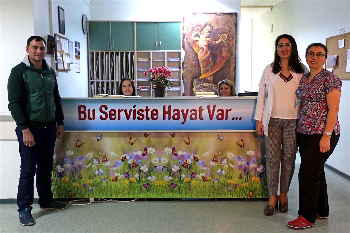 Sağlığına Kavuştuğu Serviste Hastalara Moral Veriyor