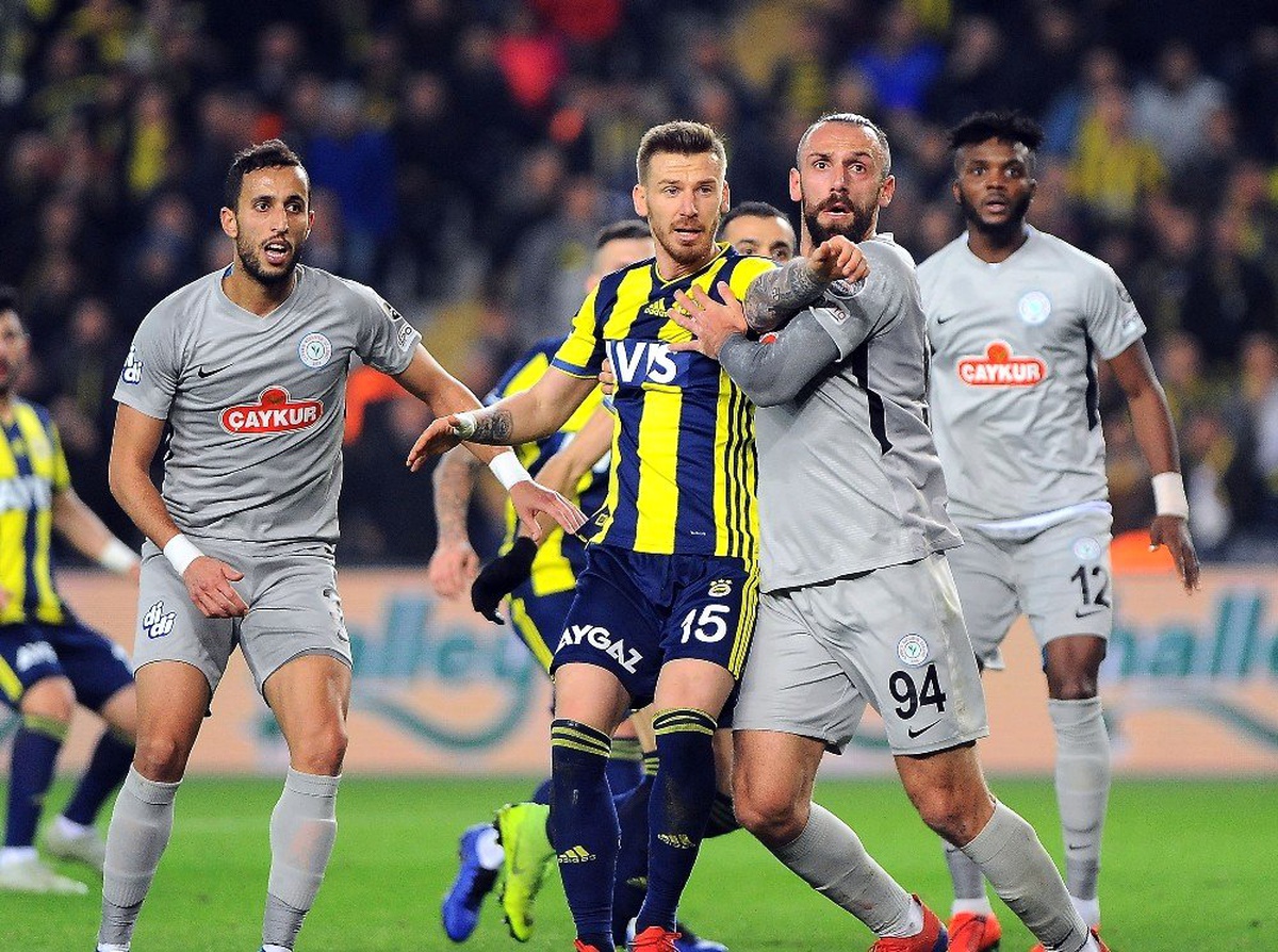 Spor Toto Süper Lig: Fenerbahçe: 2 - Çaykur Rizespor: 1 (İlk Yarı)