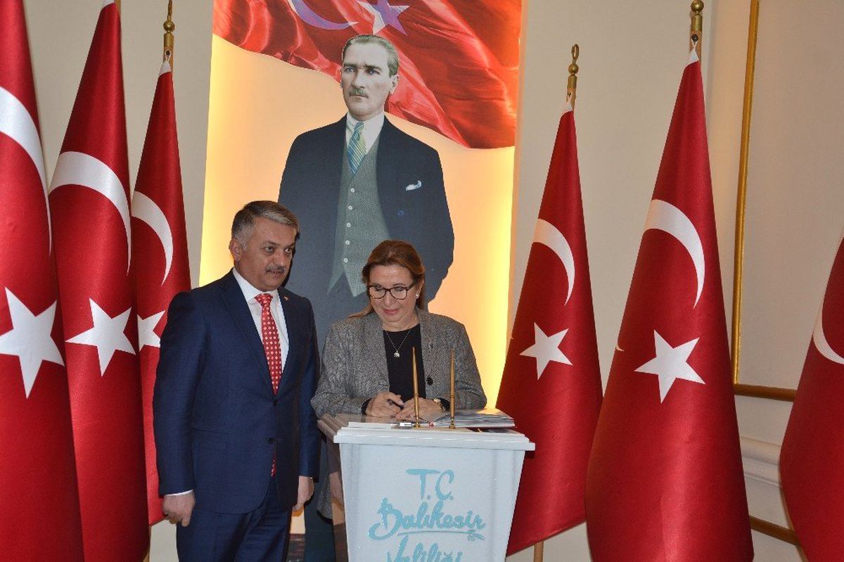 Ticaret Bakanı Pekcan: "Balıkesir Türkiye\'yi Doyuran ve Üreten İl"