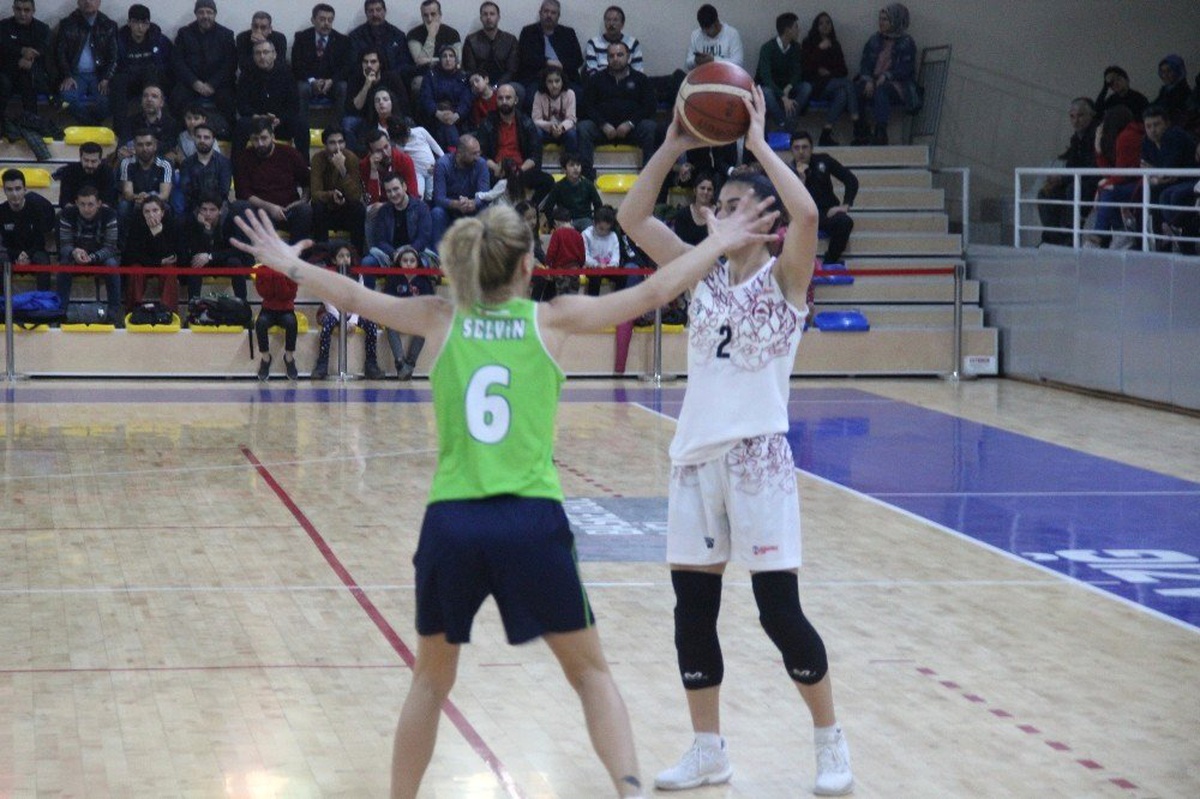 Türkiye Kadınlar Basketbol 1. Ligi: Elazığ İl Özel İdare: 68 - Nesibe Aydın: 62
