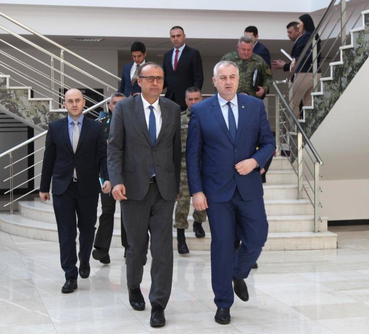 Türkiye\'nin Priştine Büyükelçisi Sakar\'dan Kosova Savunma Bakanı Berisha\'ya Ziyaret