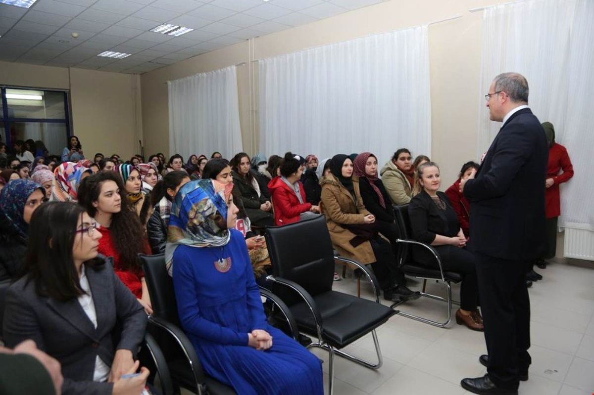 Üniversite ile Şehir İç İçe Olmalı"