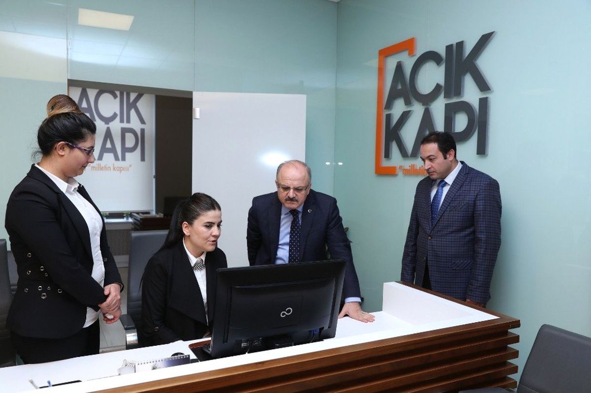Vali Çakacak, Valilik İçindeki Müdürlükleri Ziyaret Etti