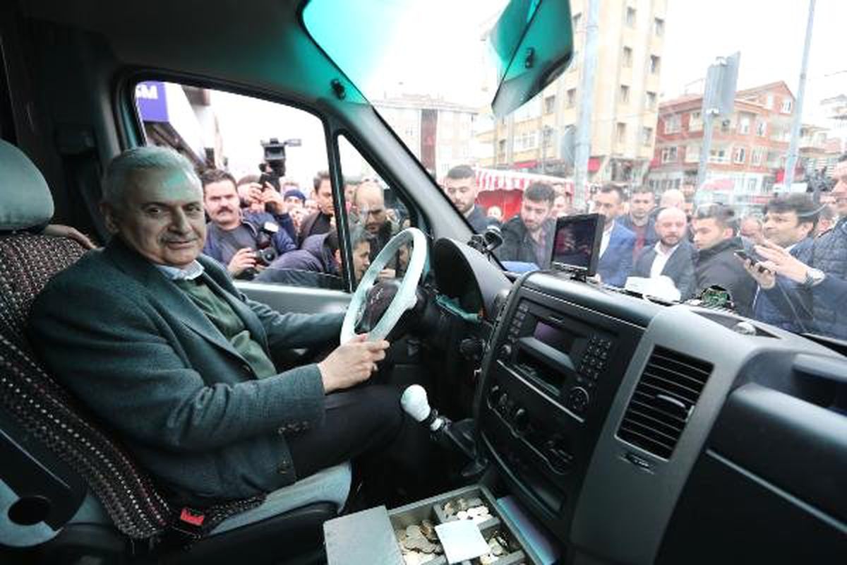 Yıldırım, Pendik\'te Minibüs Kullandı