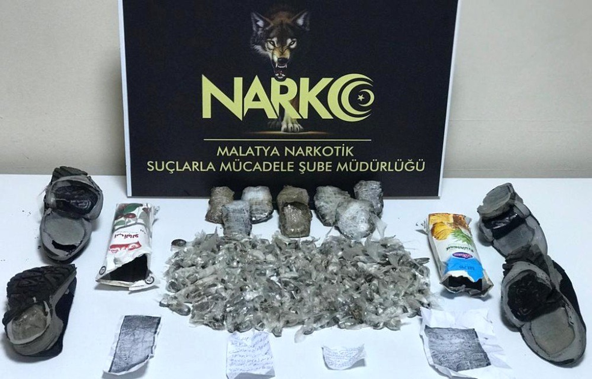 Ayakkabı Tabanında Esrar Sevkiyatı
