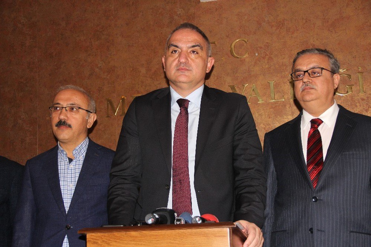 Bakan Ersoy: "İlk Uçak Piste İndiğinde Turizm İçin Ana Kapılardan Biri Mersin\'de Açılmış Olacak"