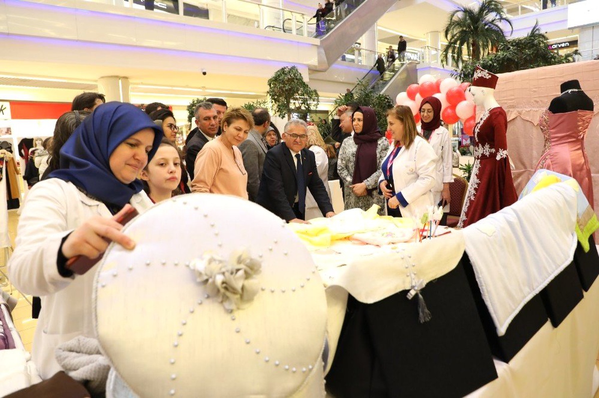 Başkan Memduh Büyükkılıç: "Türk El Sanatlarına ve Bölgesel Kültüre Öncelik Veriyoruz"