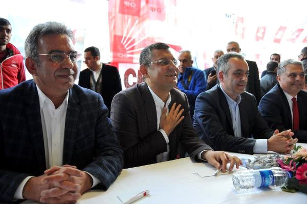 CHP\'li Özel: DSP Genel Başkanı, Ecevit ve Atatürk\'ün Kemiklerini Sızlatıyor
