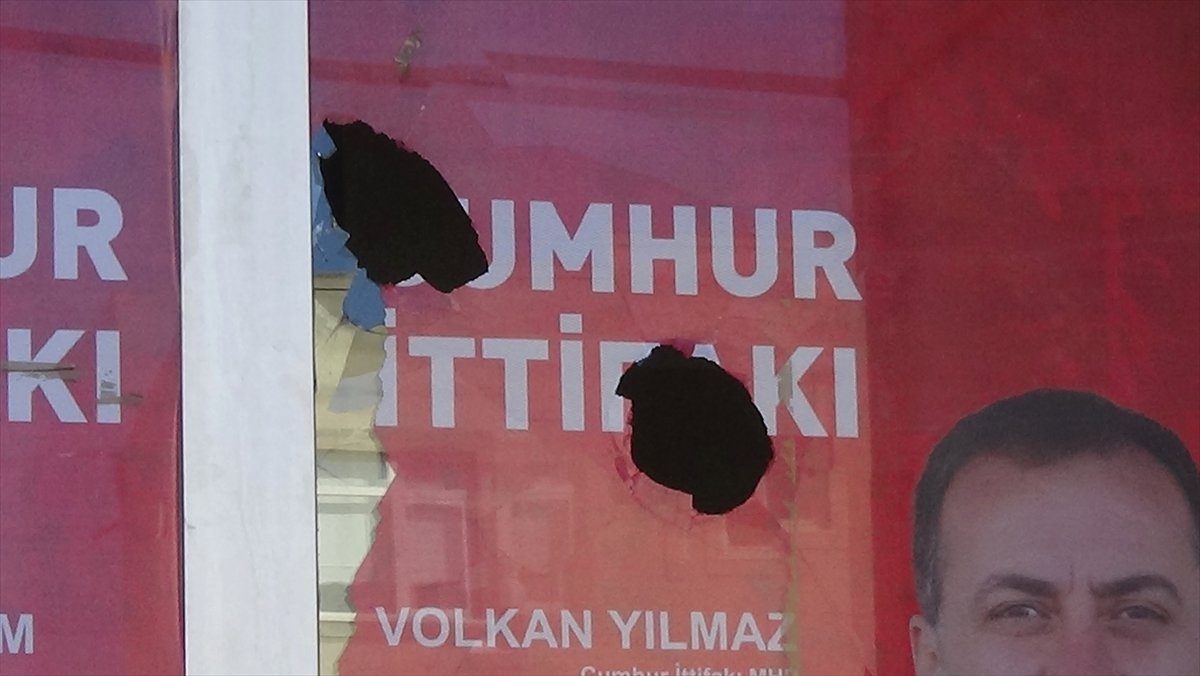 Cumhur İttifakı\'nın Seçim Bürosuna Taşlı Saldırı
