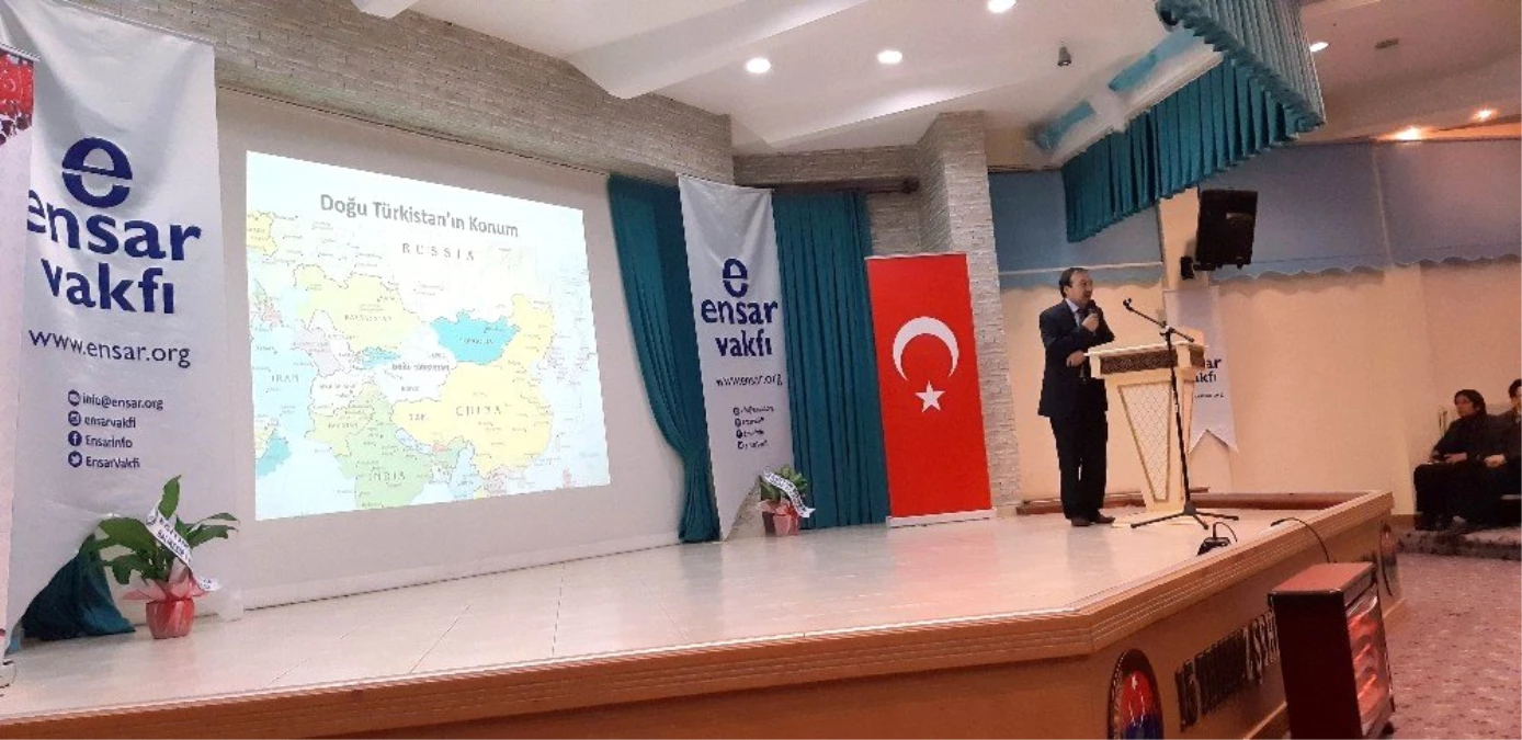 Edremit\'te \'Doğu Türkistan\' Unutulmadı