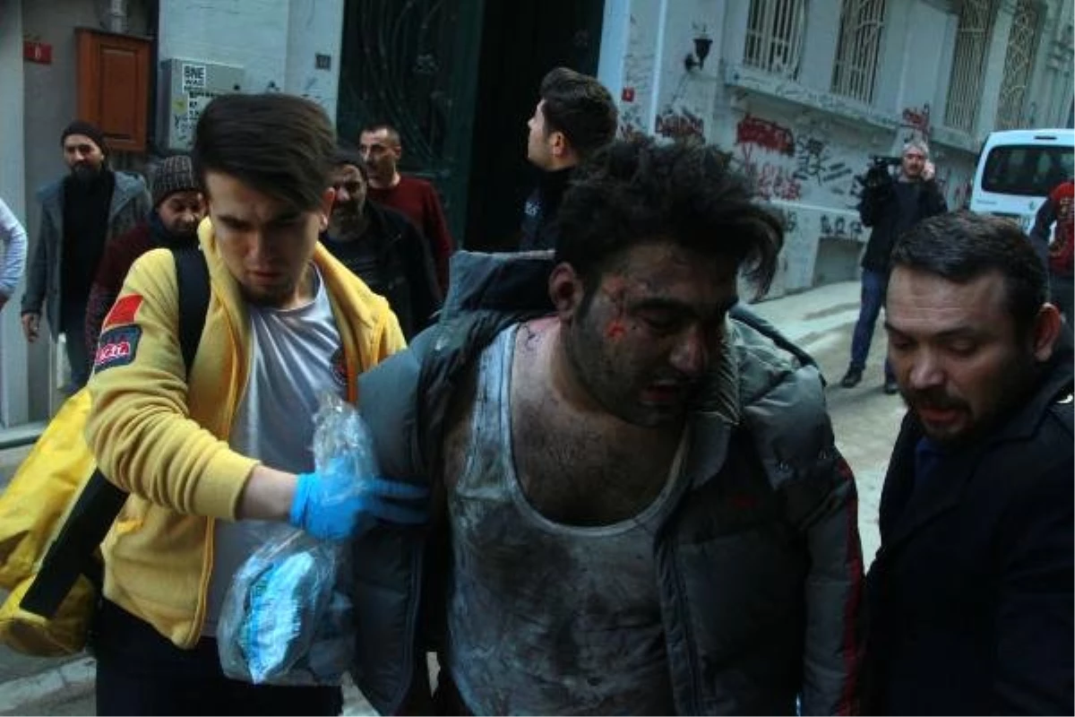 Ek Fotoğraflarla Geniş Haber) // Beyoğlu\'nda Yangın Faciası: 4 Kişi Öldü 1 Kişi Yaralandı
