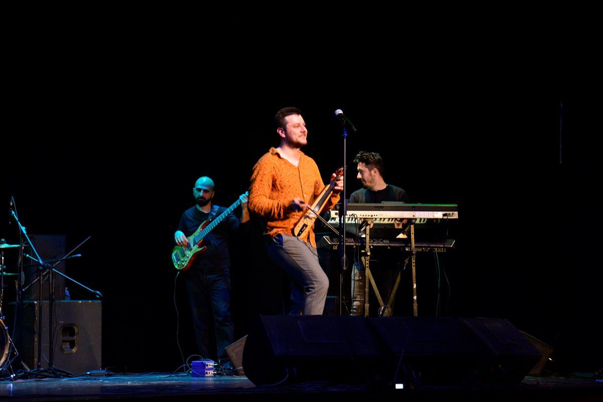 Ekin Uzunlar Bursa\'da Konser Verdi
