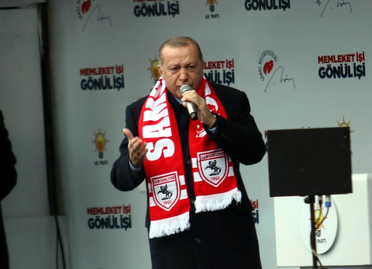 Erdoğan: Ak Partili Olsa Bir Dakika Tutmam
