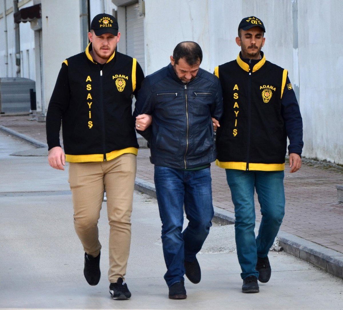 Hayali Otomobili 85 Kamu Görevlisine Sattı