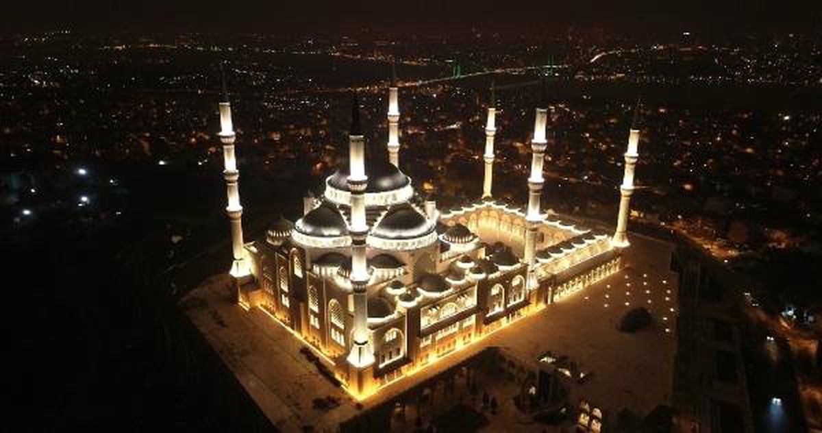 Işıklandırma Testleri Yapılan Çamlıca Camii Böyle Görüntülendi