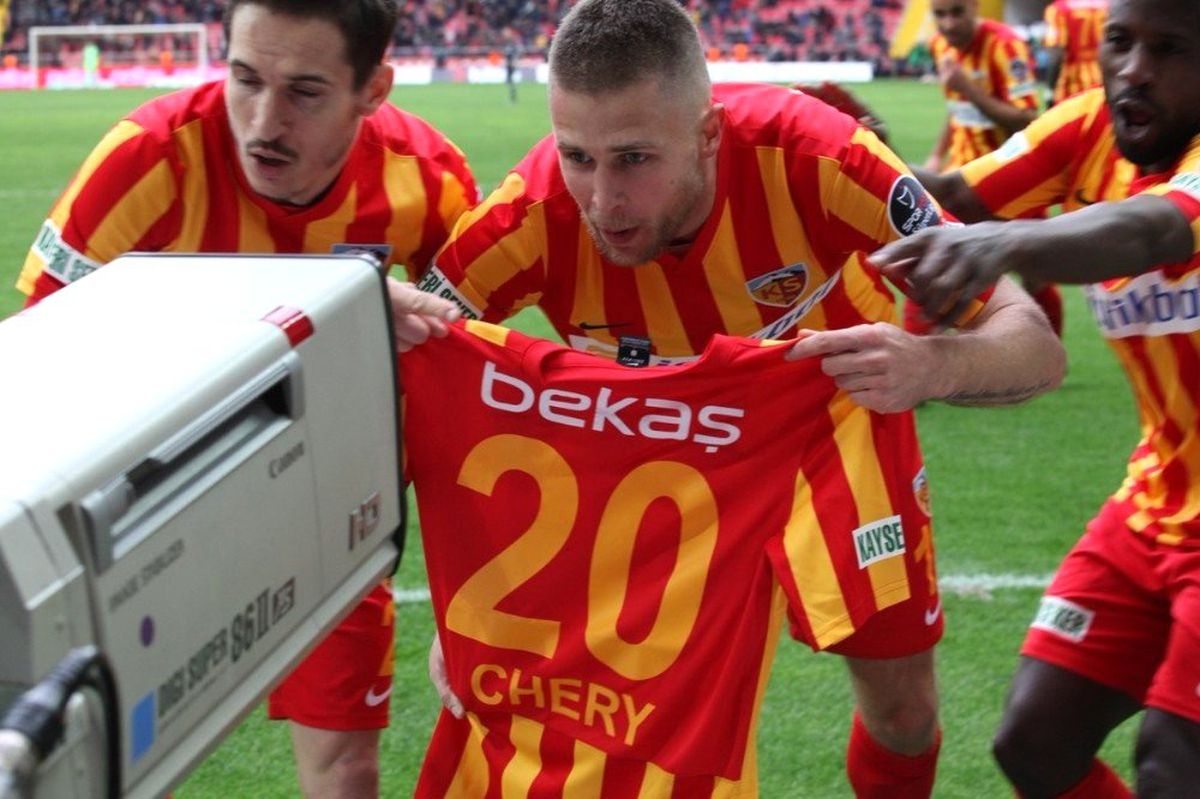 Kayserispor Chery\'e Jest Yaptı