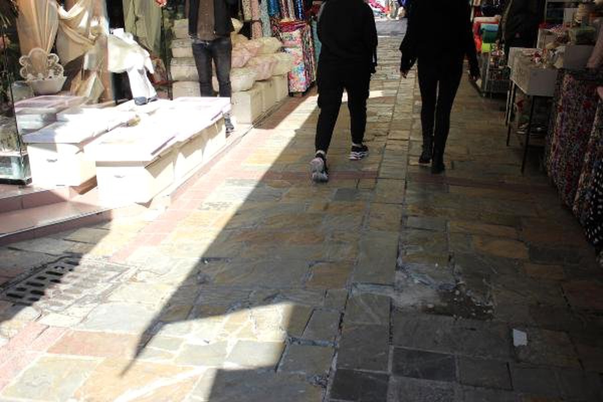 Kemeraltı\'nın Bozuk Yollarına Tepki