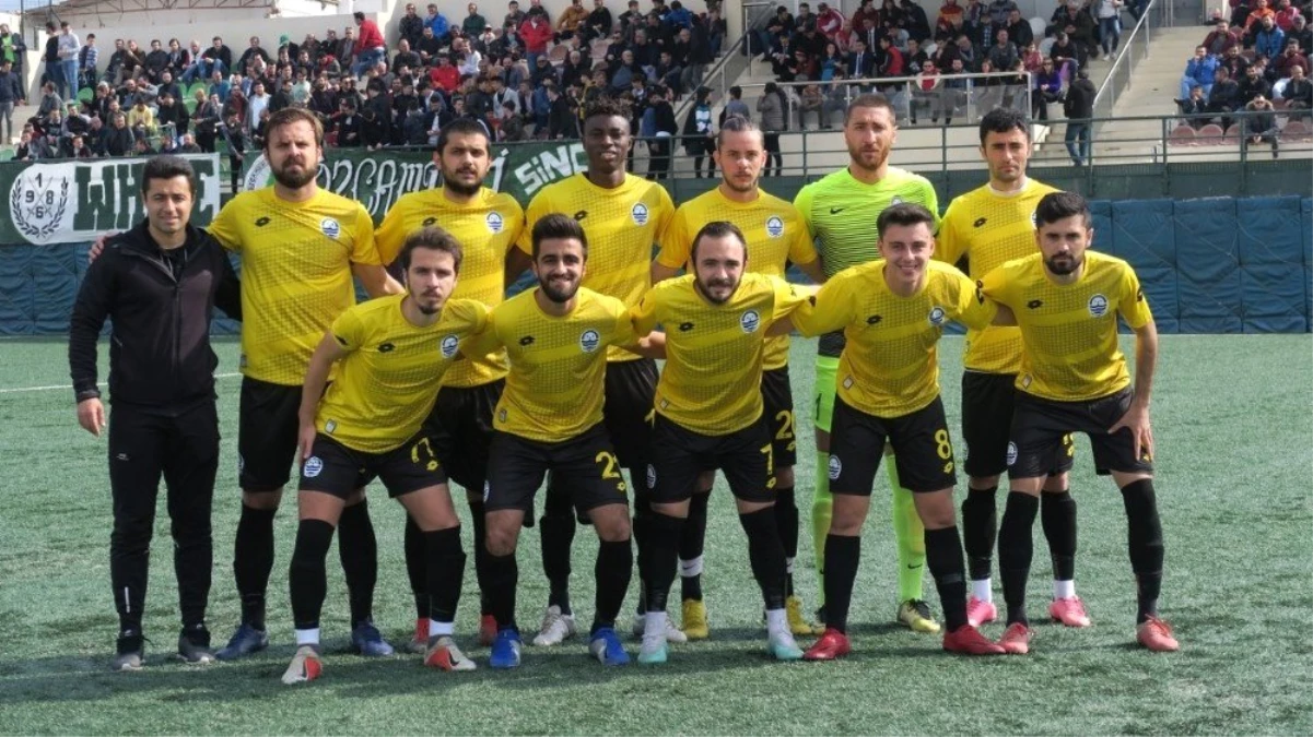 Lider Foça Belediyespor, Özçamdibi Spor Engelini 4 Golle Aştı