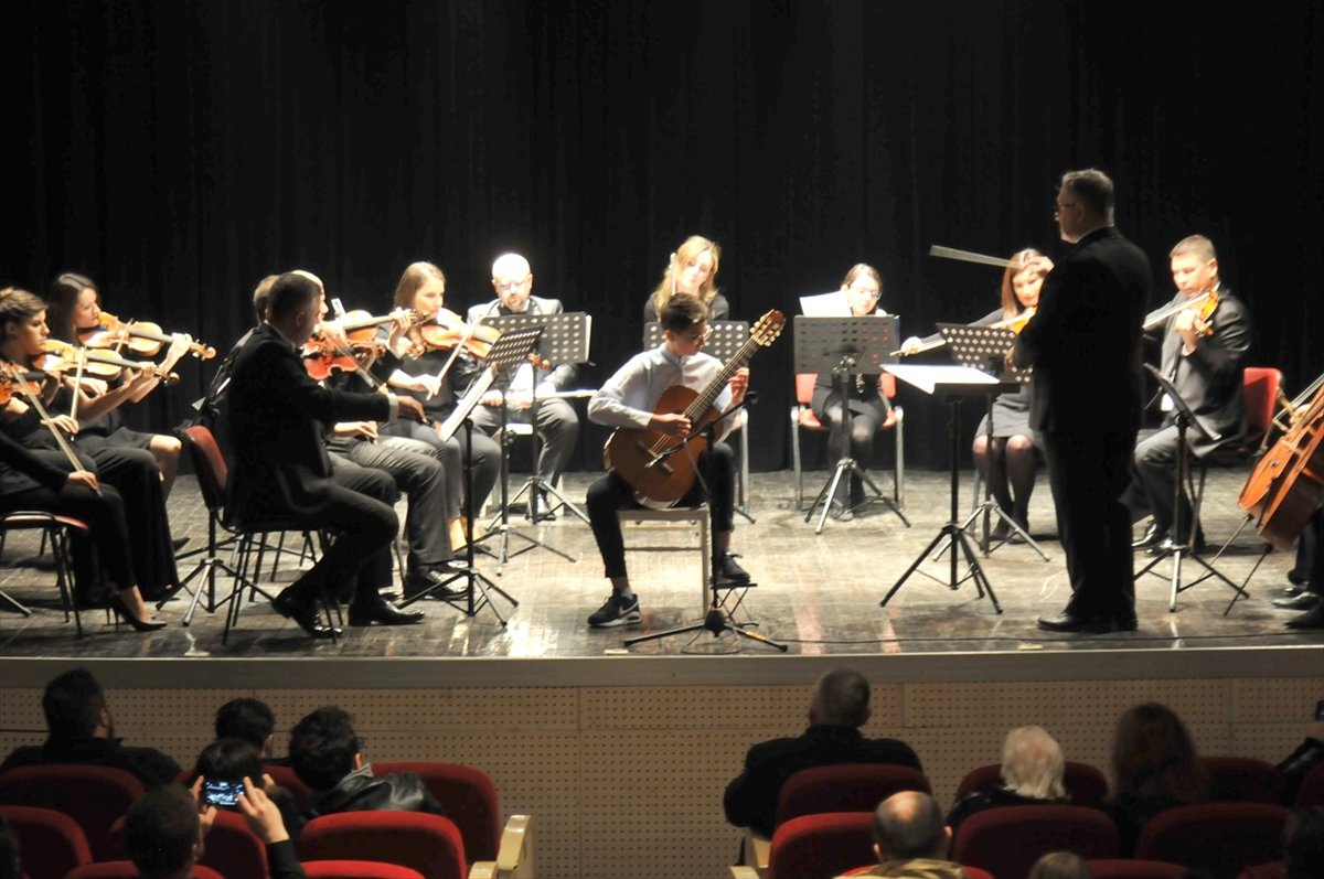 Lüleburgaz\'da Trakya Oda Orkestrası Konser Verdi