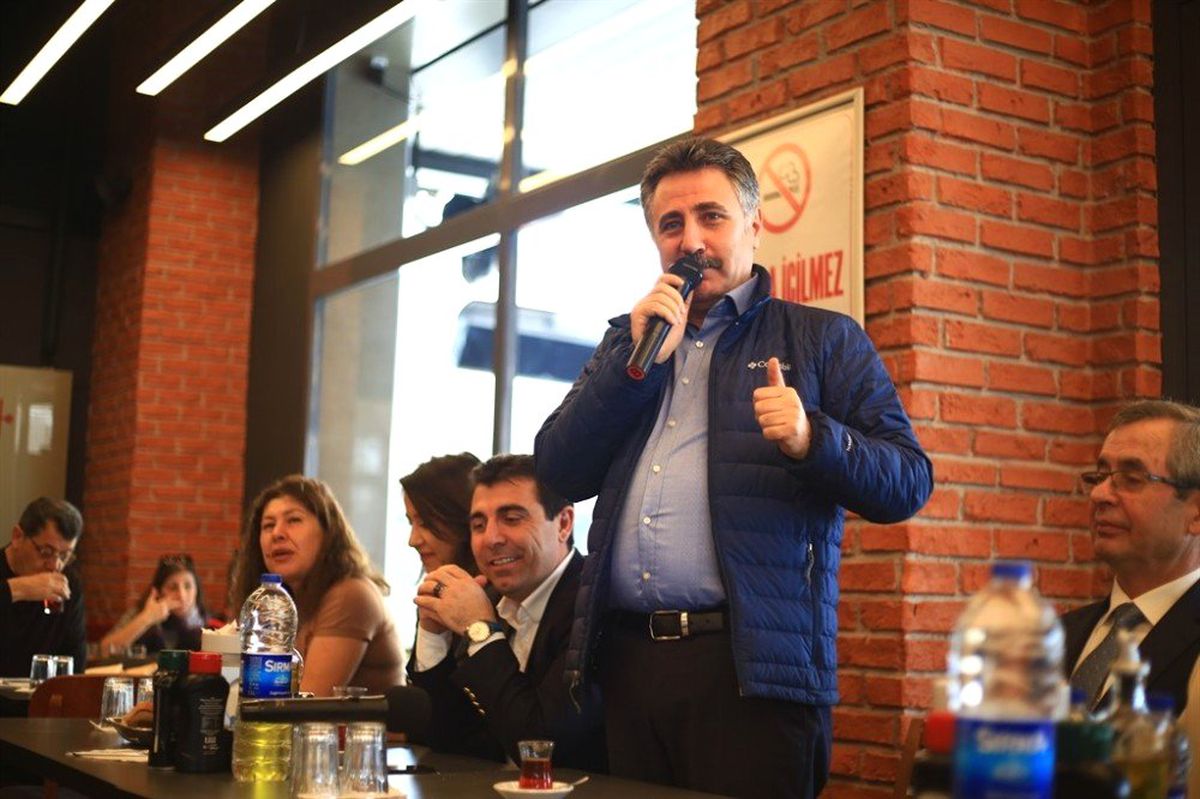 Manisalılar, CHP\'li Sandal\'ı Bağrına Bastı