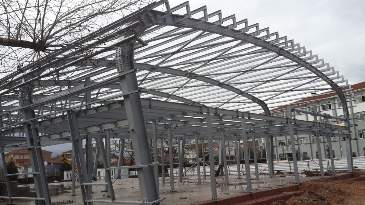 Orhangazi Spor Salonu\'nda Çalışmalar Sürüyor