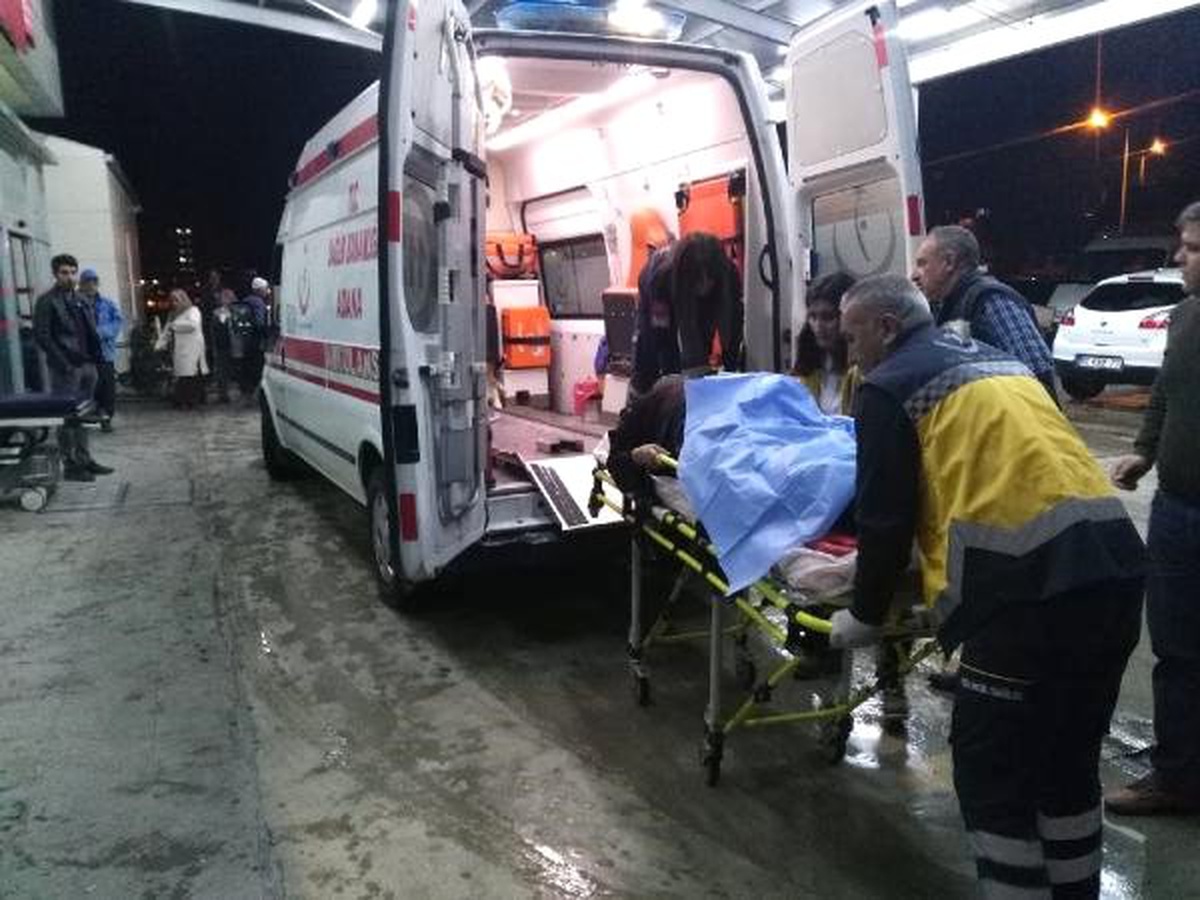 Otomobilin Çarptığı Kadın Ağır Yaralandı