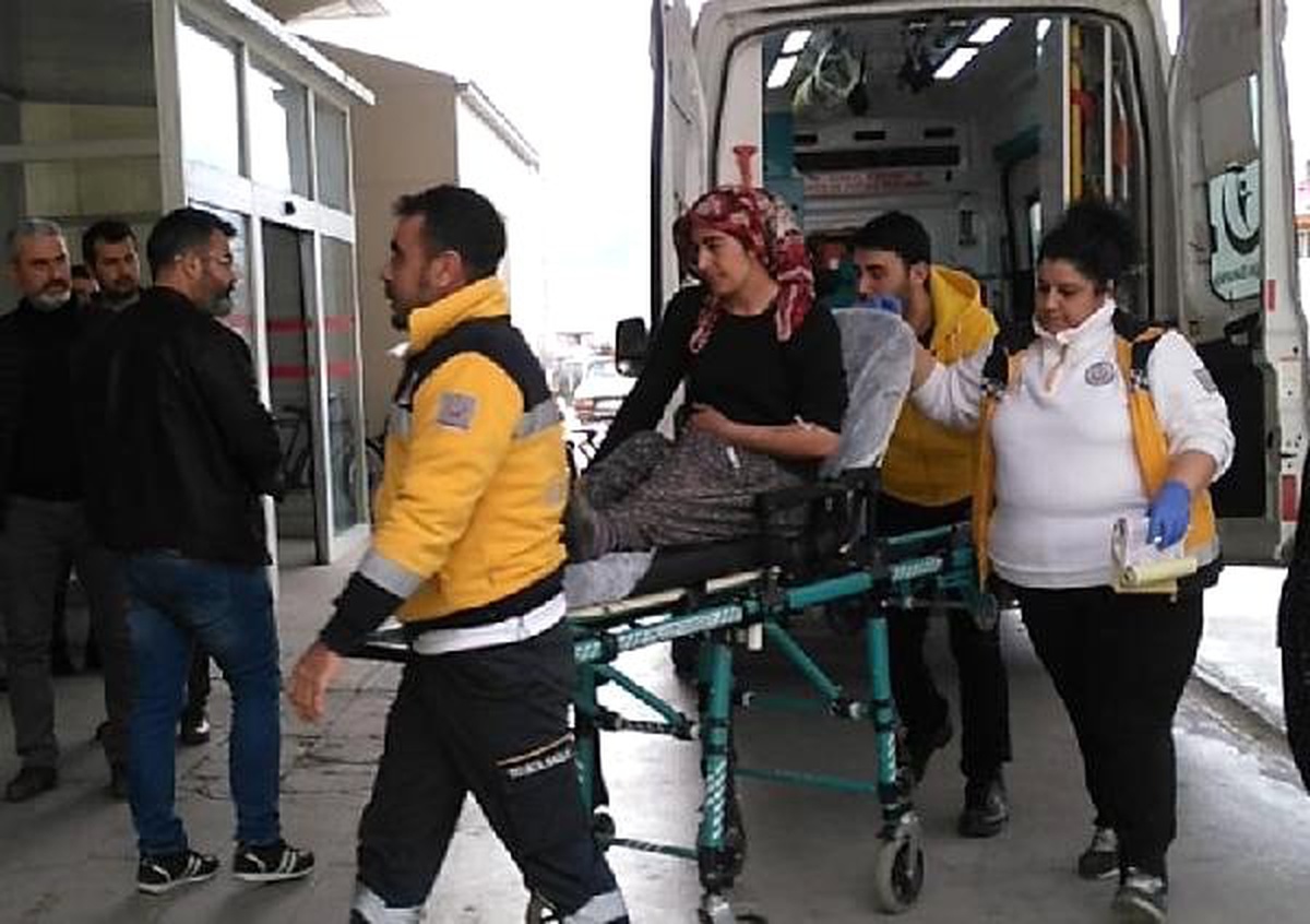 Tartıştığı Eşini İki Yerinden Bıçaklayarak Yaraladı