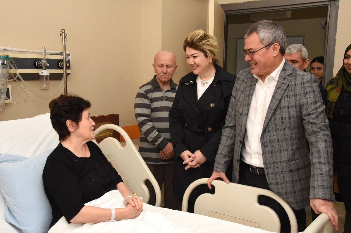 Vali Deniz ve Eşinden Şehit Annesine \'Geçiş Olsun\' Ziyareti