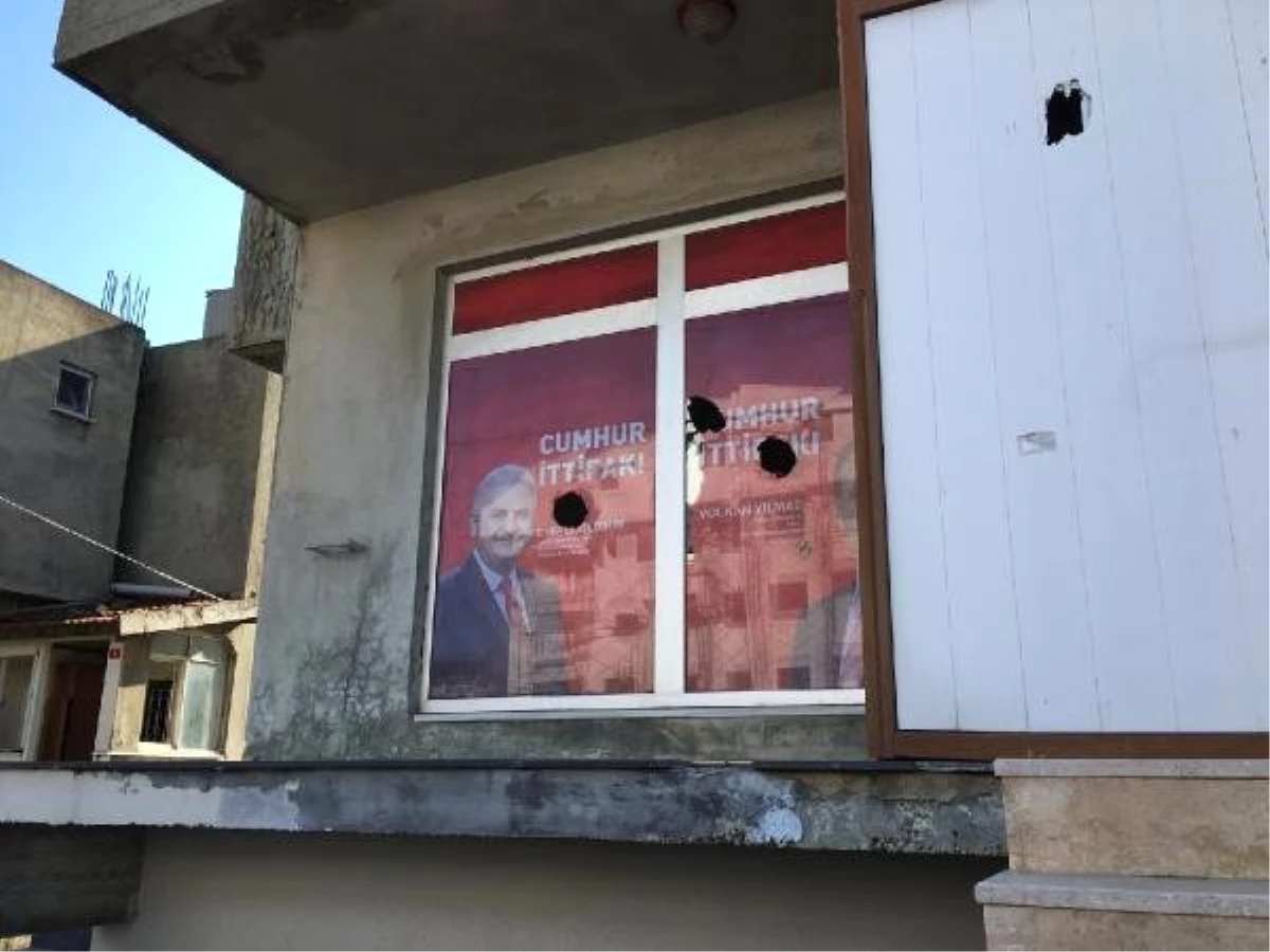 Yeniden) - Silivri\'de Cumhur İttifakı Seçim Bürosunun Camları Atılan Taşlarla Kırıldı