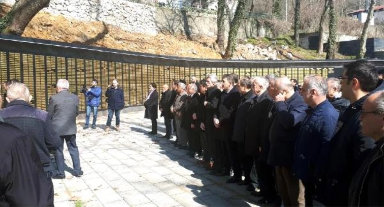 Zonguldak\'ta 1992 Yılında Ölen 263 Madenci Anıldı