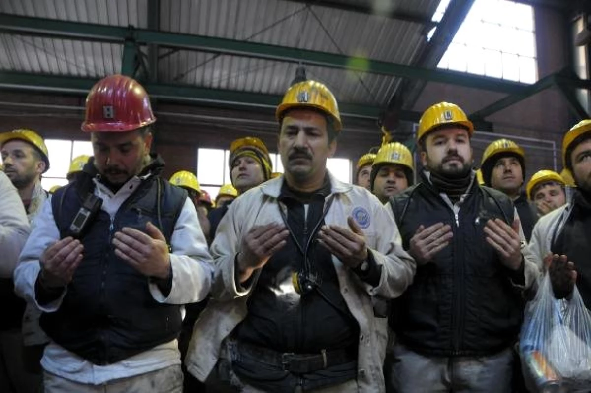 27 Yıl Önce Ölen 263 Madenci Maden Ocağı Önünde Anıldı