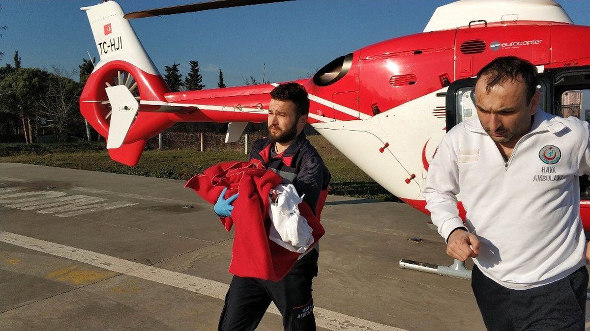 Ambulans Helikopterler 21 Günlük Bebek İçin Havalandı