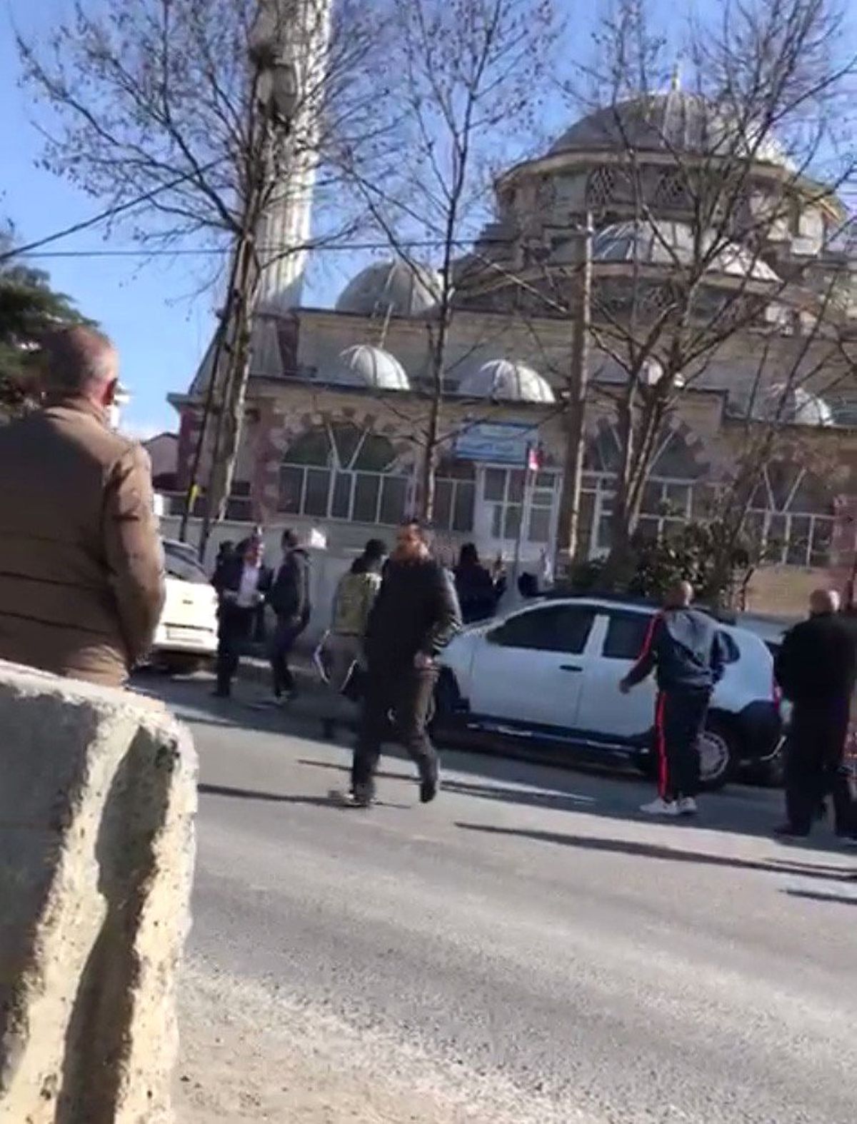 Arnavutköy\'deki Çatışmada Silah Sesleri Kamerada