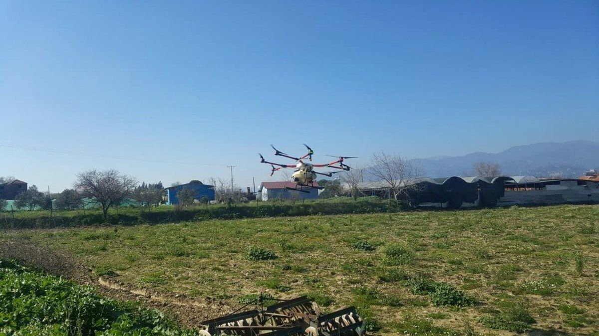 Aydın\'da Drone ile İlaçlama Yapıldı