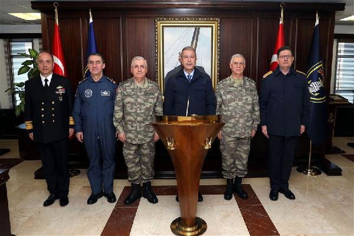 Bakan Akar\'dan Gölcük\'teki Donanma Komutanlığı\'na Ziyaret
